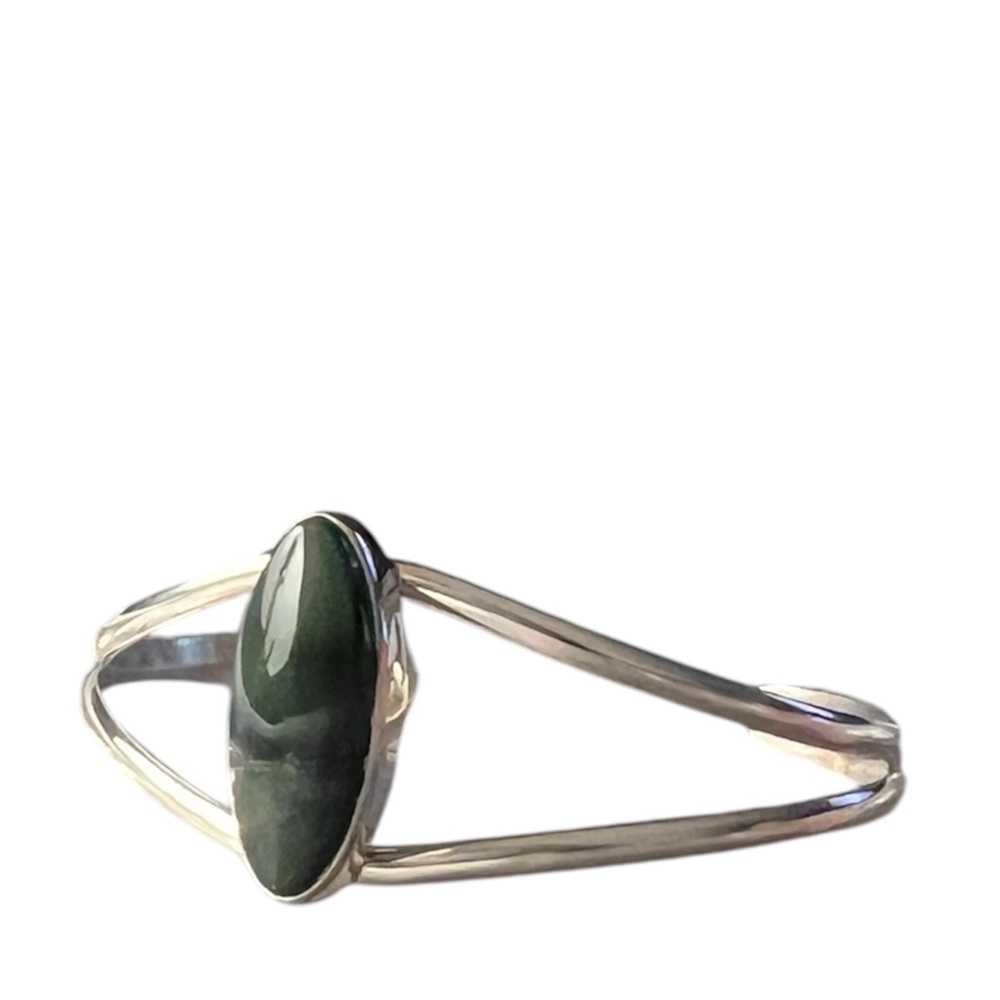 EUC~ Vintage Women’s Malachite Inlay on Sterling silver cuff bracelet